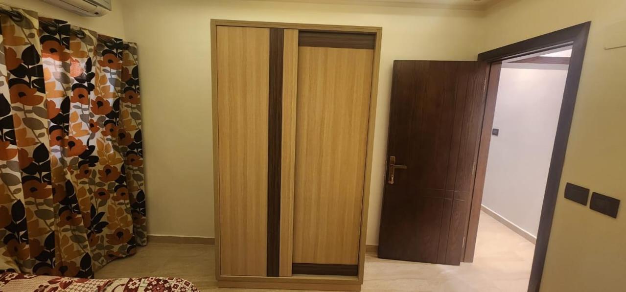 City Square Mall فندقيه مكيفة بإطلالة علي البحر Apartmán